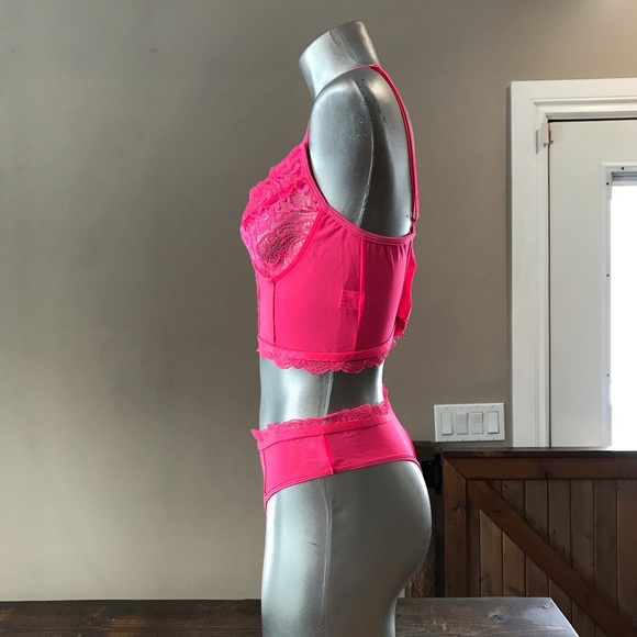 New Lingerie Set - Picture 9 of 13